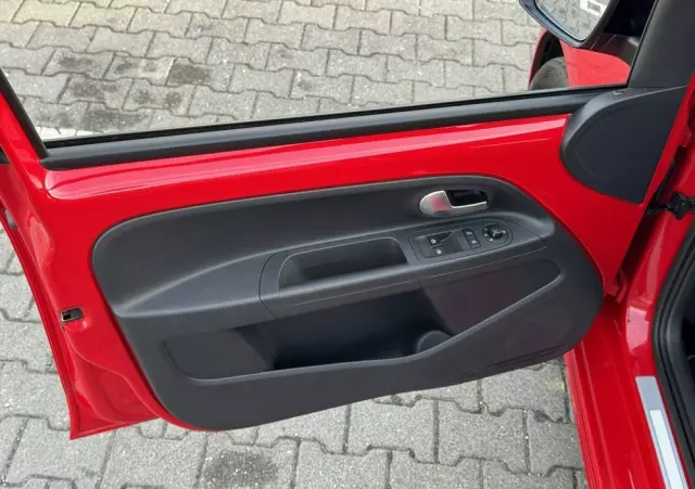 VOLKSWAGEN Up! E-up Style