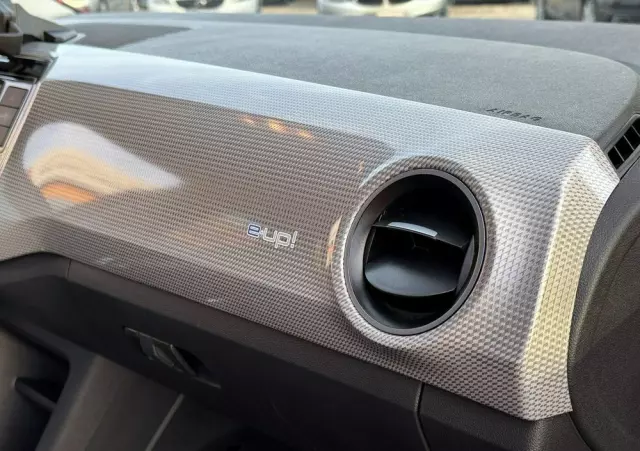 VOLKSWAGEN Up! E-up Style