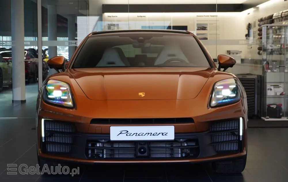 PORSCHE Panamera 