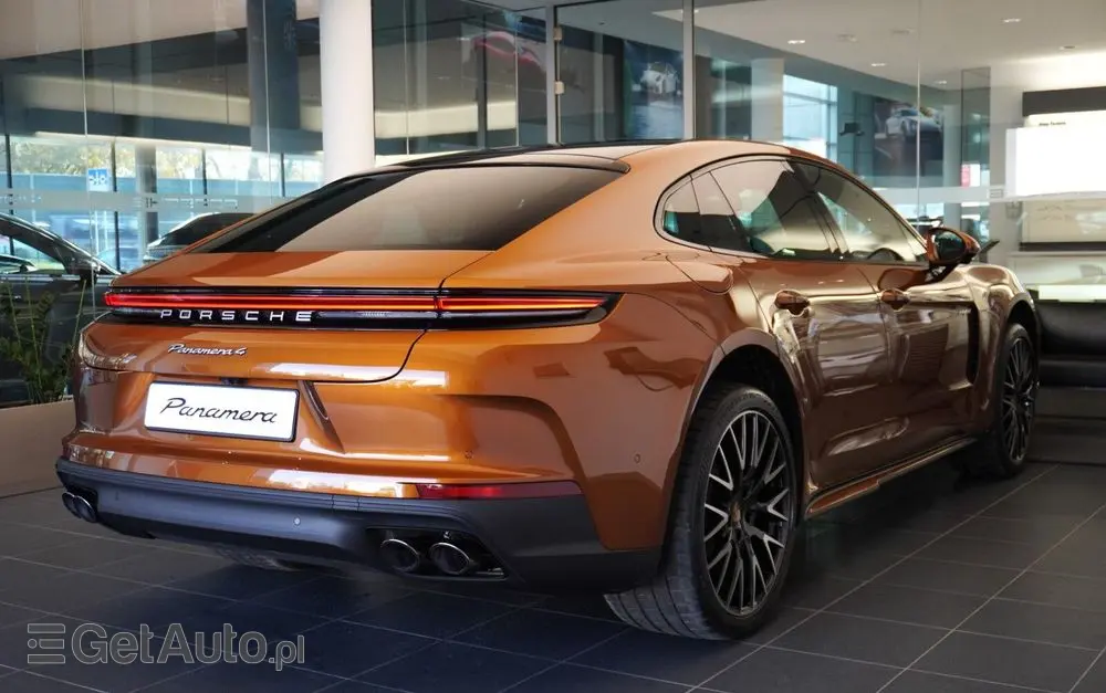 PORSCHE Panamera 