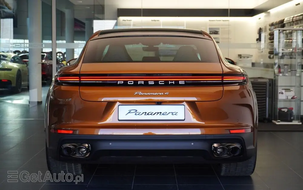 PORSCHE Panamera 