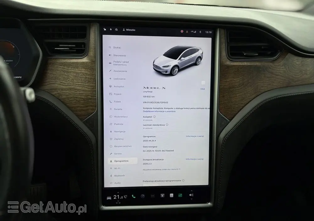 TESLA Model X 