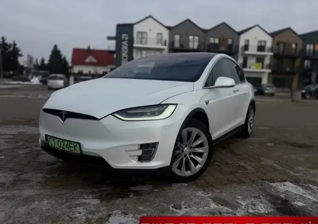 TESLA Model X 