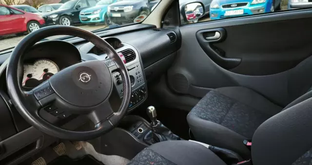 OPEL Corsa 1.2 16V Sport