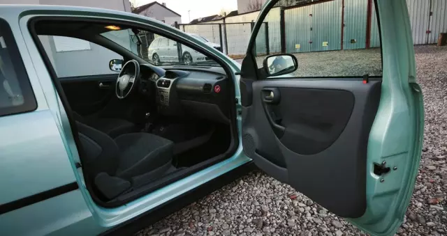 OPEL Corsa 1.2 16V Sport