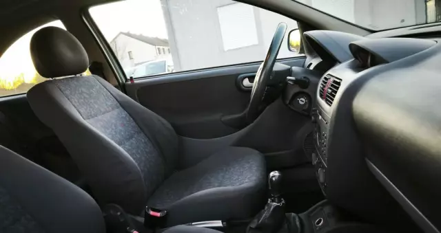 OPEL Corsa 1.2 16V Sport