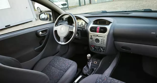 OPEL Corsa 1.2 16V Sport