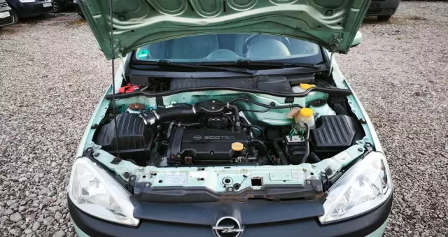 OPEL Corsa 1.2 16V Sport