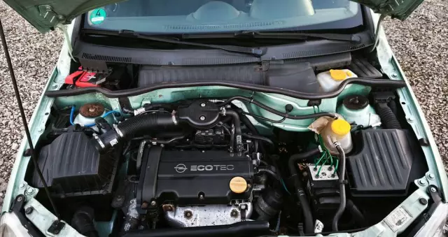 OPEL Corsa 1.2 16V Sport