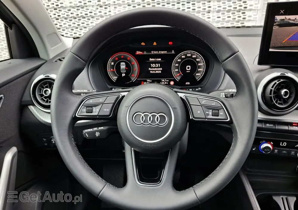 AUDI Q2 