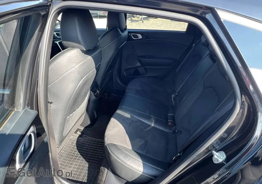 KIA ProCeed 1.5 T-GDI DCT7 OPF GT LINE