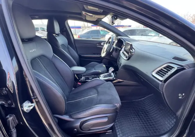 KIA ProCeed 1.5 T-GDI DCT7 OPF GT LINE