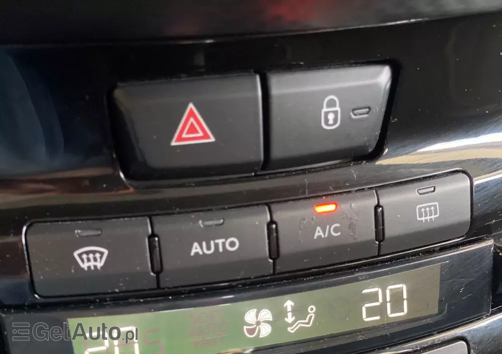 PEUGEOT 2008 1.5 BlueHDi Signature