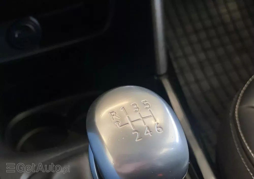 PEUGEOT 2008 1.5 BlueHDi Signature