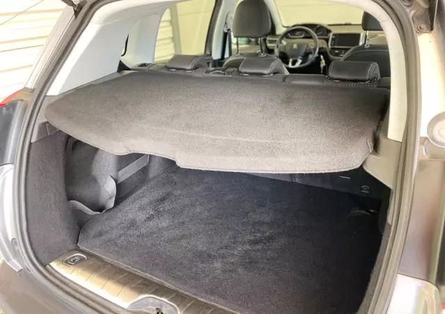 PEUGEOT 2008 1.5 BlueHDi Signature