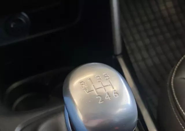 PEUGEOT 2008 1.5 BlueHDi Signature