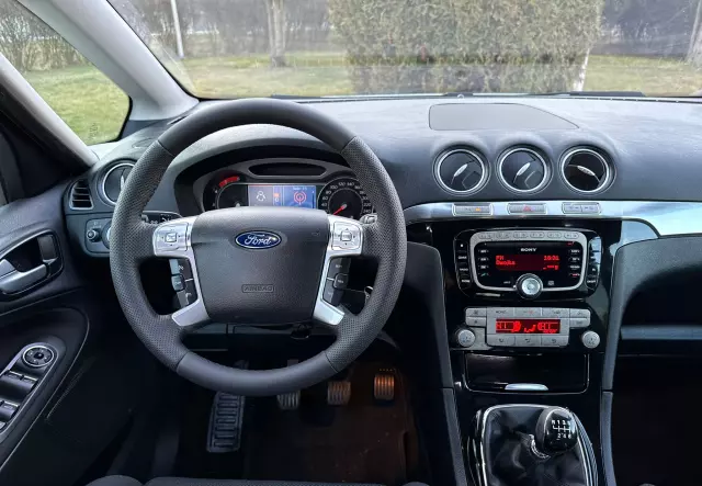 FORD S-Max Titanium