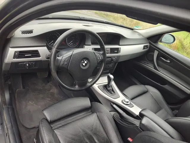 BMW Seria 3 320i