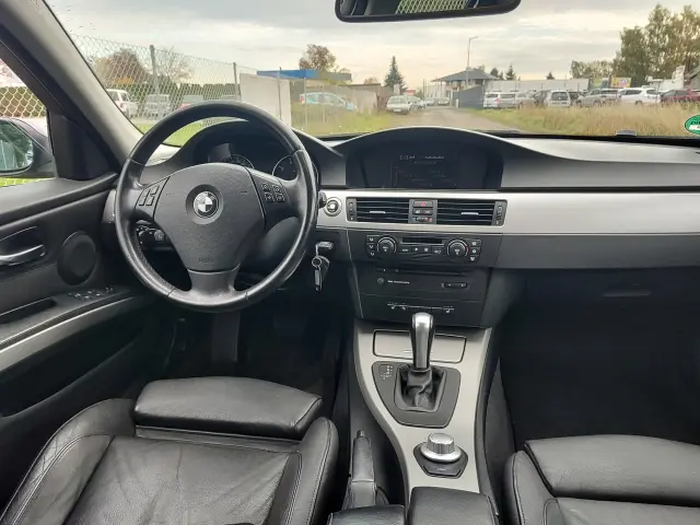BMW Seria 3 320i