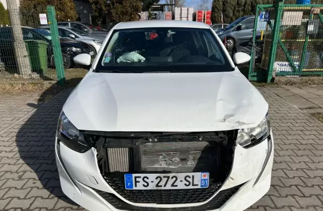 PEUGEOT 208 