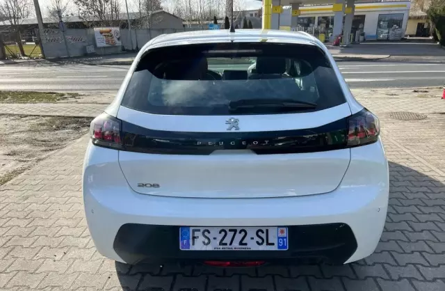 PEUGEOT 208 