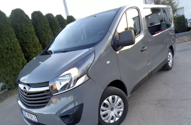 OPEL Vivaro 