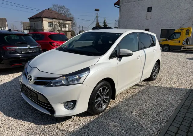 TOYOTA Verso 1.8 5-Sitzer Executive
