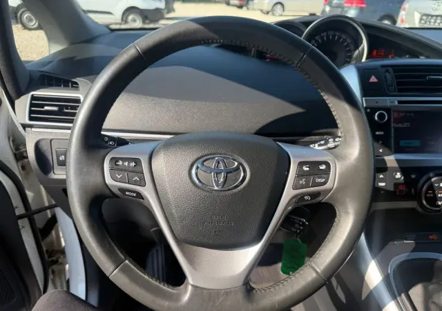 TOYOTA Verso 1.8 5-Sitzer Executive