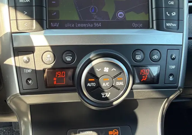 TOYOTA Verso 1.8 5-Sitzer Executive