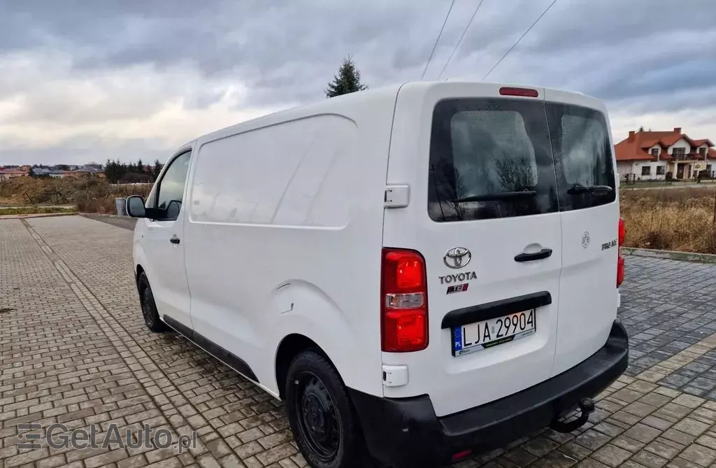 TOYOTA Proace 