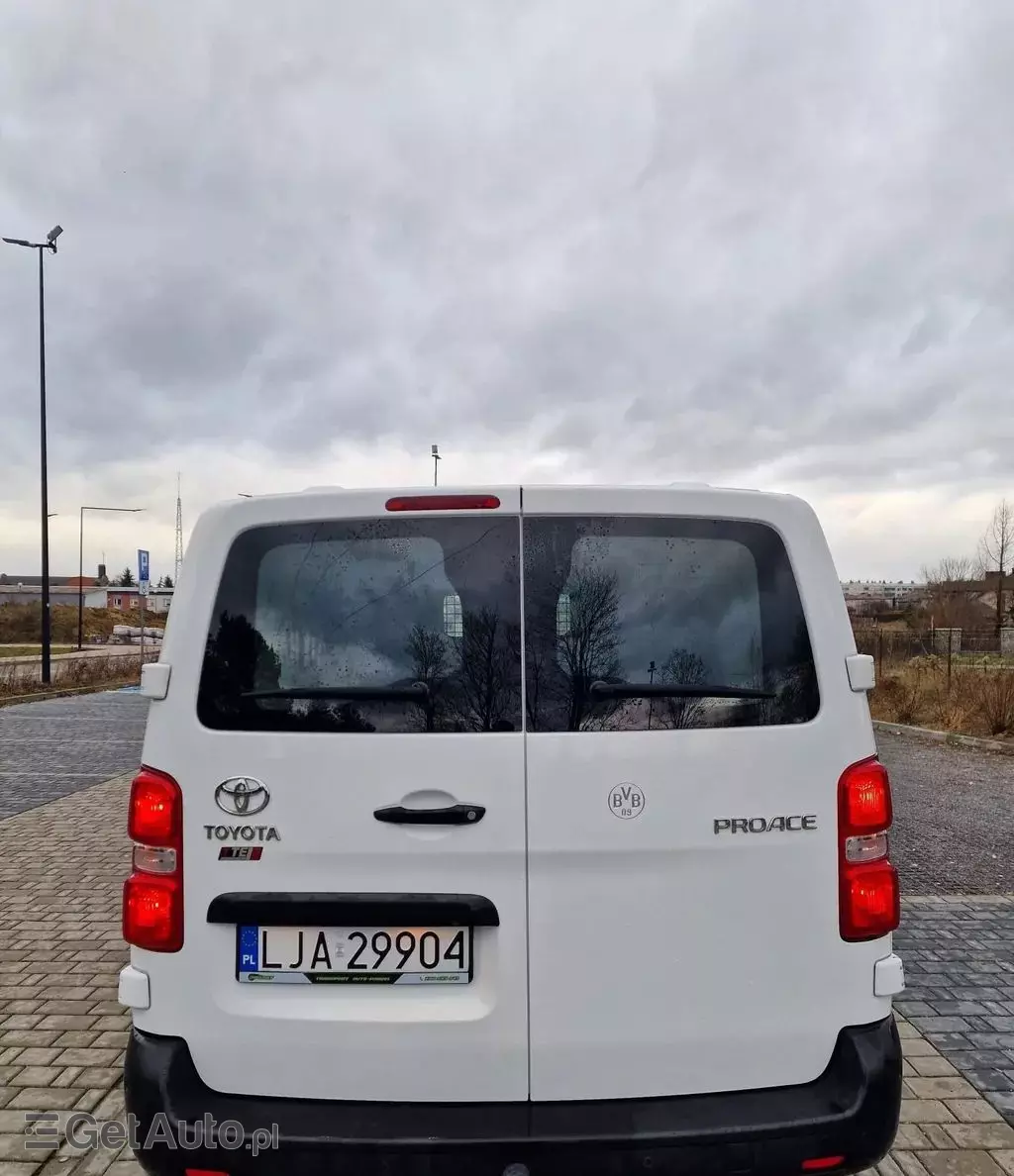 TOYOTA Proace 