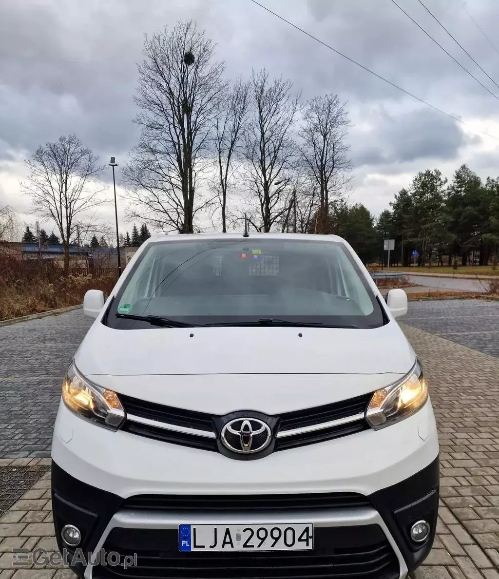 TOYOTA Proace 