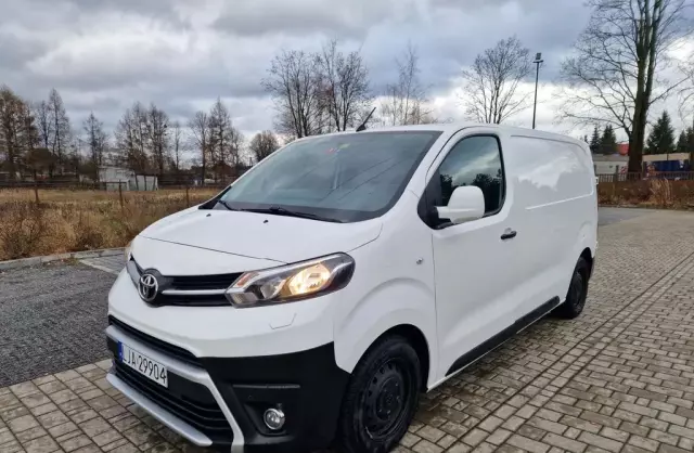 TOYOTA Proace 