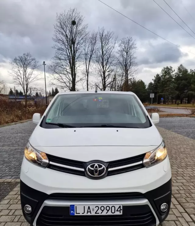 TOYOTA Proace 