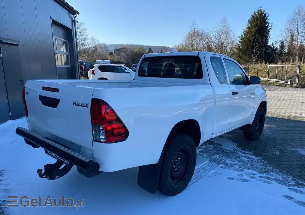 TOYOTA Hilux 2.4 D-4D Extra Cab DLX 4x4