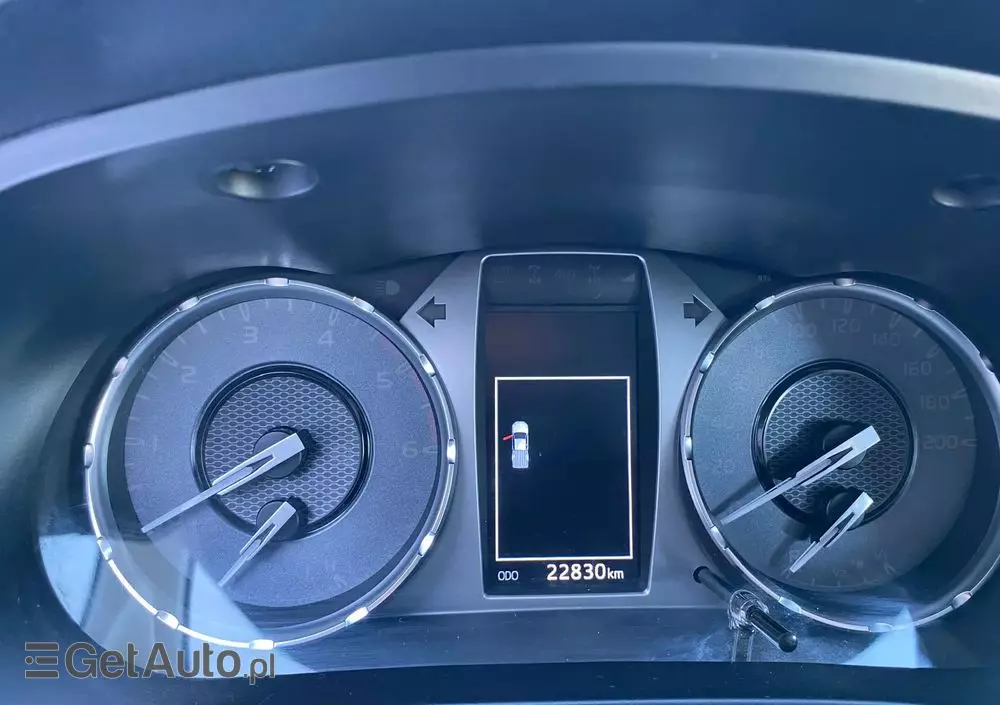 TOYOTA Hilux 2.4 D-4D Extra Cab DLX 4x4