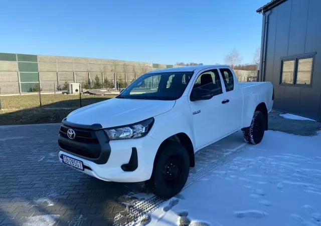 TOYOTA Hilux 2.4 D-4D Extra Cab DLX 4x4
