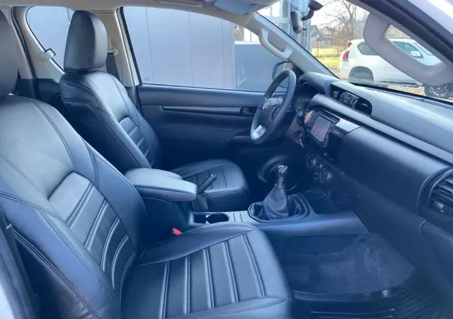 TOYOTA Hilux 2.4 D-4D Extra Cab DLX 4x4