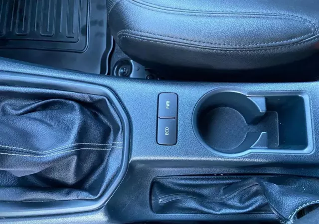 TOYOTA Hilux 2.4 D-4D Extra Cab DLX 4x4