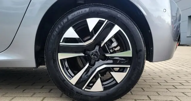 PEUGEOT 208 1.2 mHEV Allure