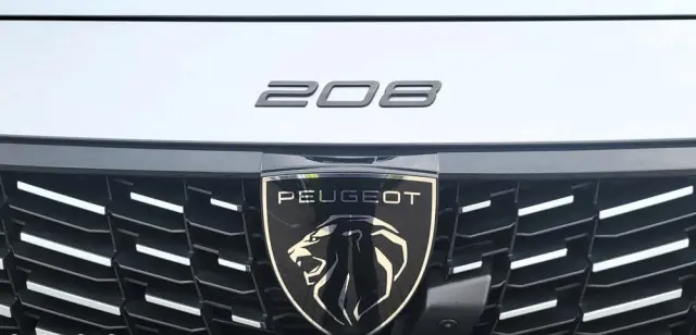 PEUGEOT 208 1.2 mHEV Allure