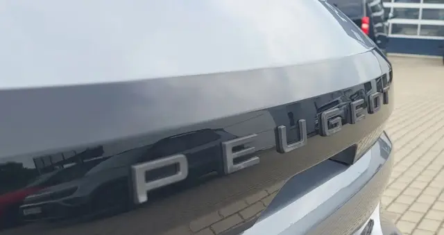 PEUGEOT 208 1.2 mHEV Allure