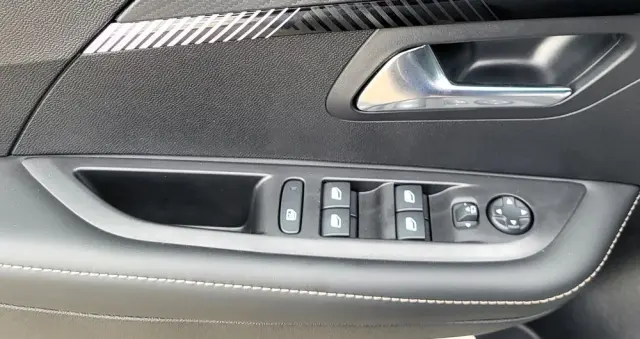 PEUGEOT 208 1.2 mHEV Allure