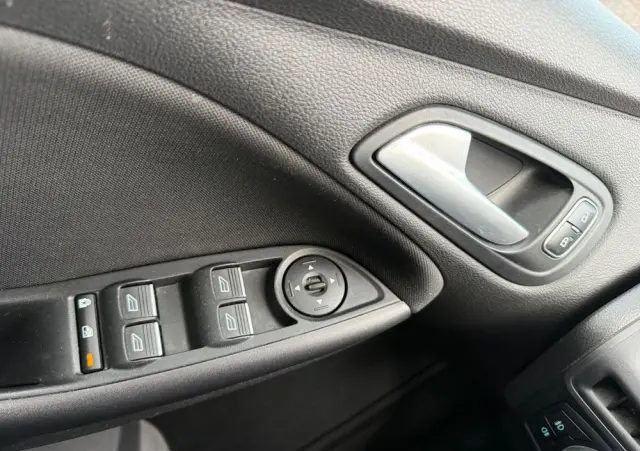 FORD Focus 1.0 EcoBoost Start-Stopp-System COOL&CONNECT