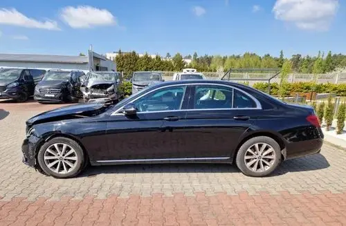 MERCEDES-BENZ Klasa E 