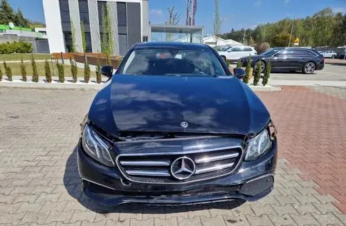 MERCEDES-BENZ Klasa E 