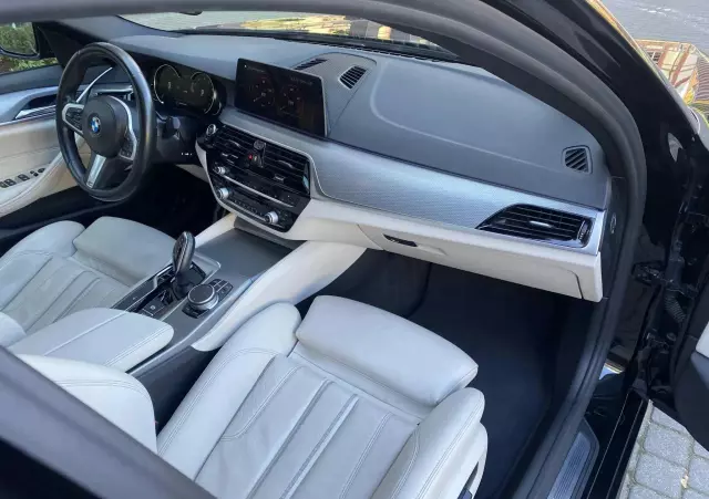 BMW Seria 5 530i GPF M Sport sport