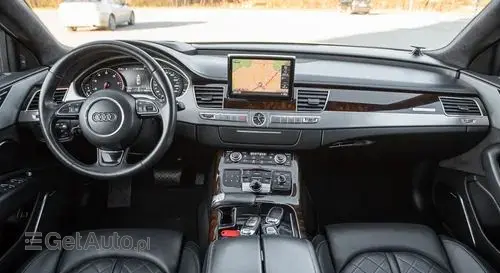 AUDI A8 