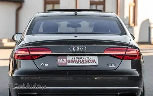 AUDI A8 