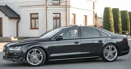 AUDI A8 